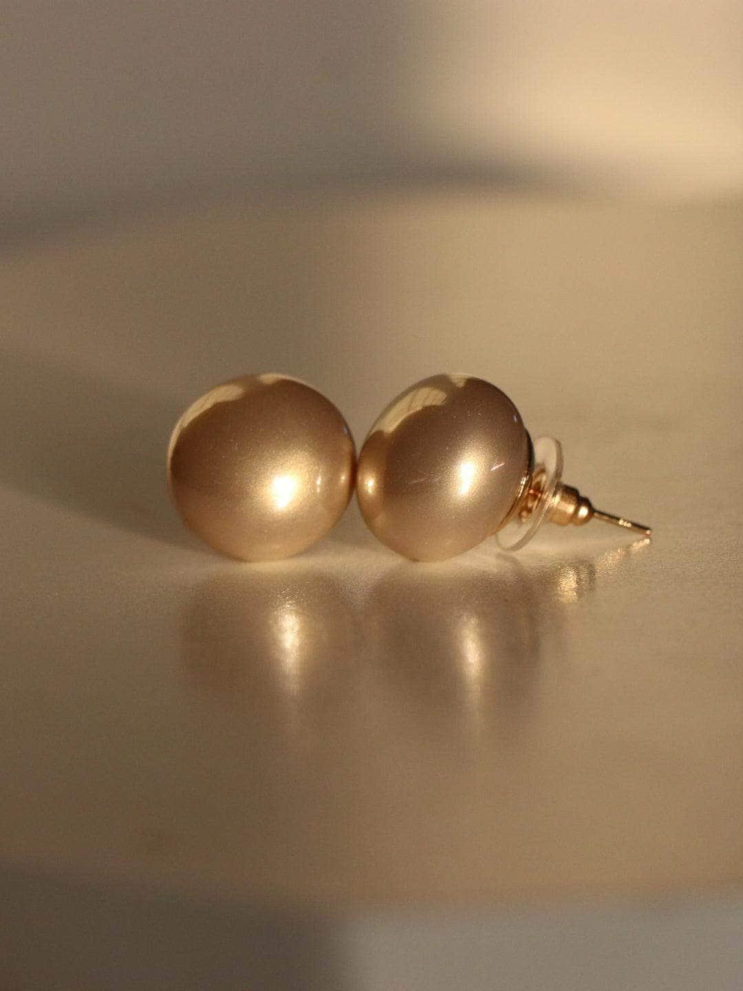 Ishhaara Pearl Statement Studs Gray