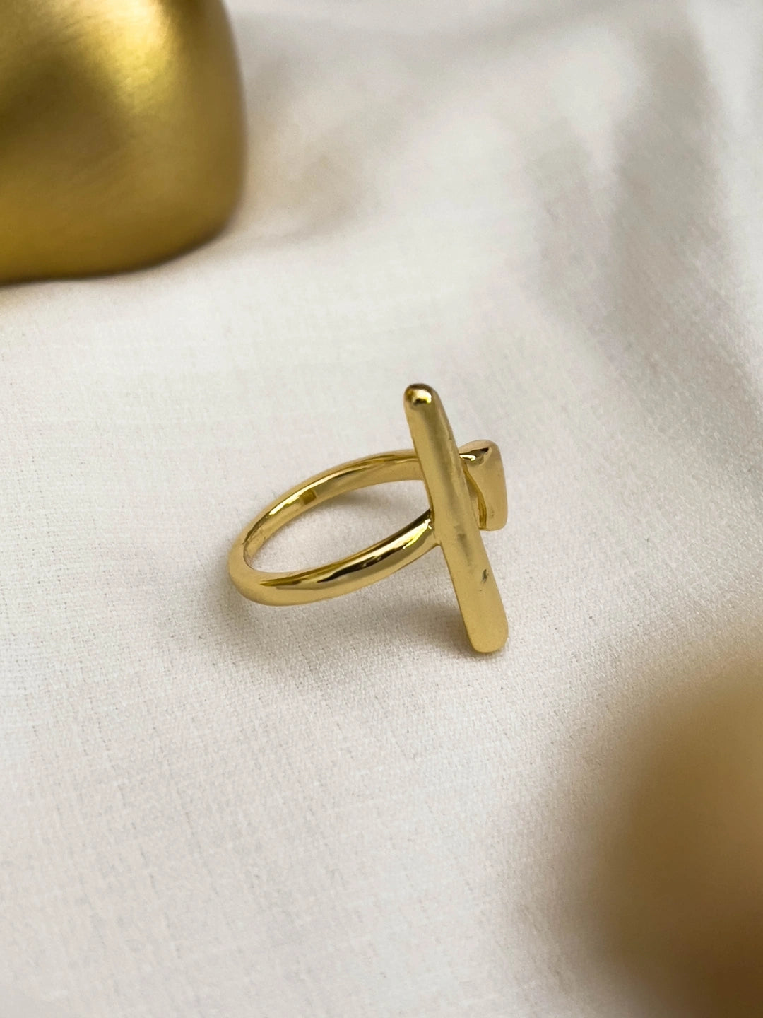 Ishhaara Abstract Gold Ring
