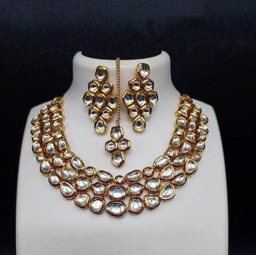 Ishhaara Abstract Neck Fitted Kundan Necklace Set