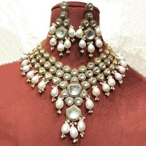 Ishhaara Ad Kundan Baroque Hanging Set