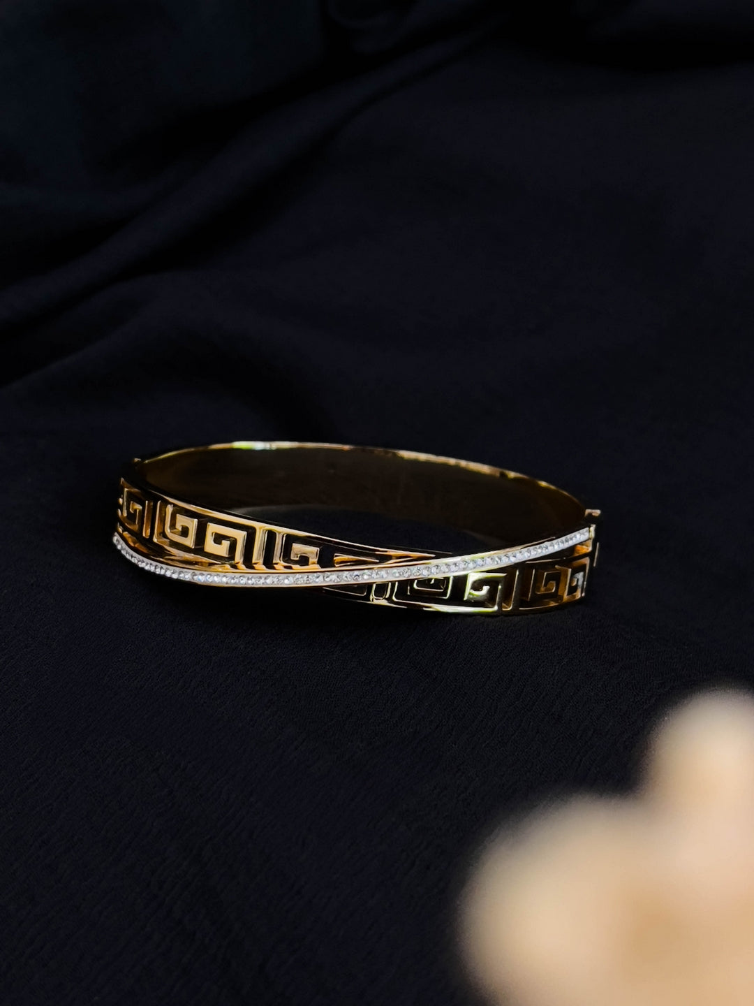 Ishhaara Athena Greek Key Bangle