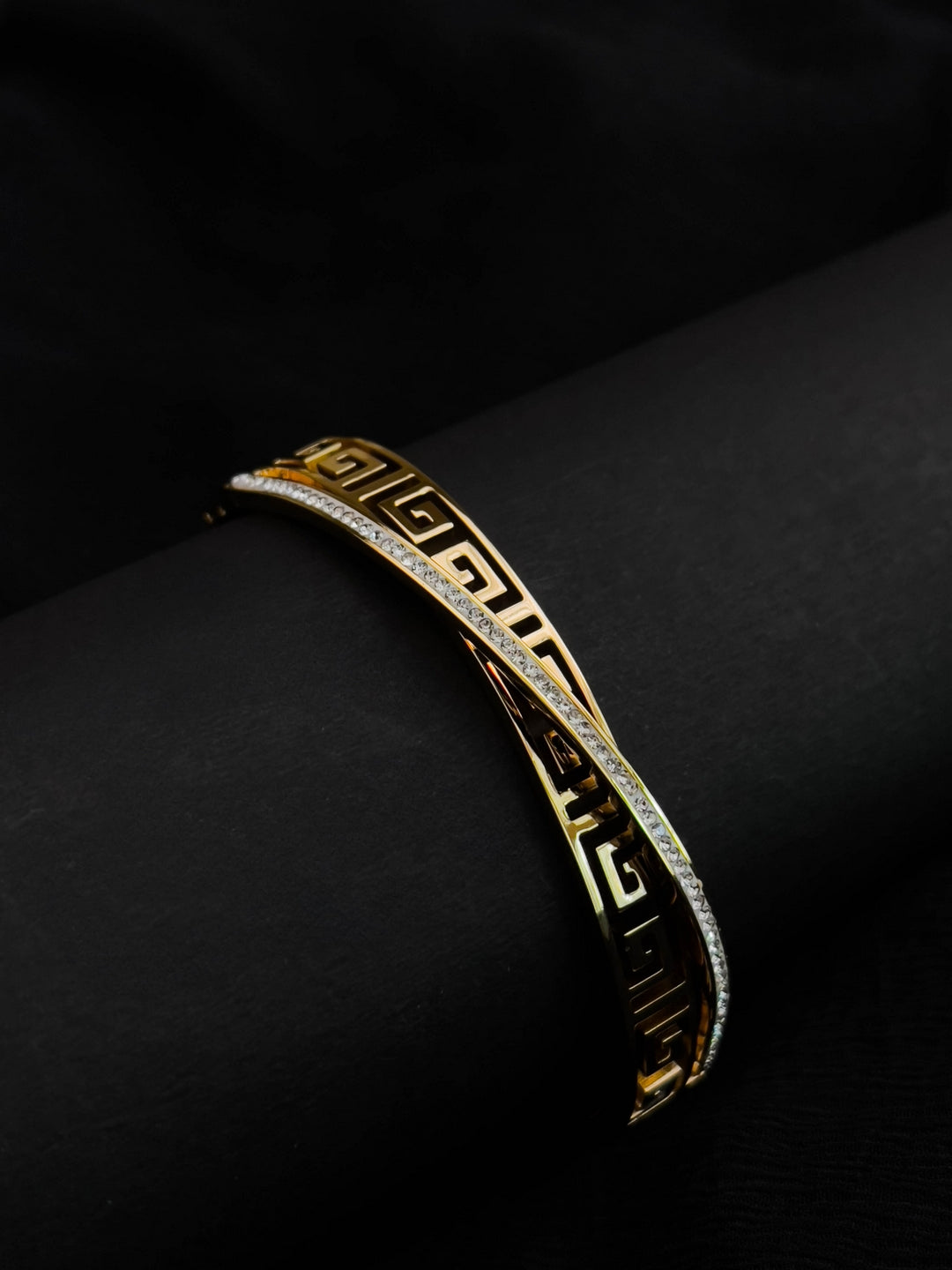 Ishhaara Athena Greek Key Bangle