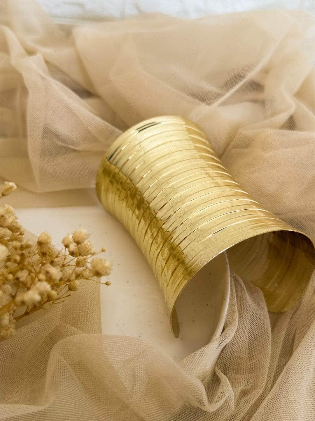 Ishhaara Beaten Wide Cuff