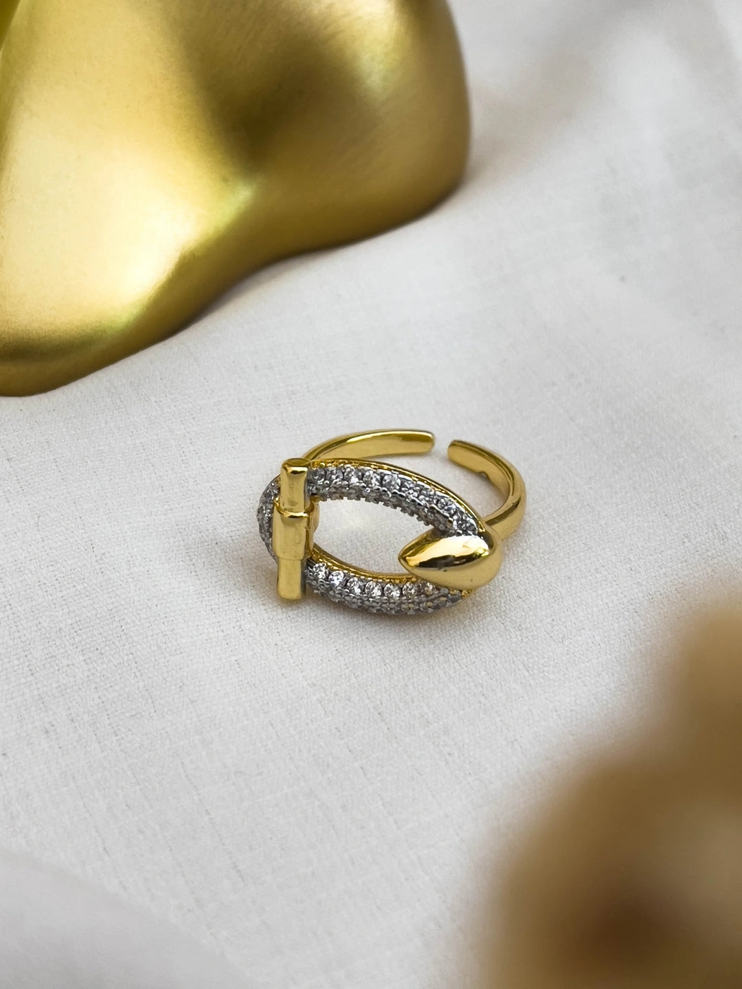 Ishhaara Belt Buckle Designed Lock Ring