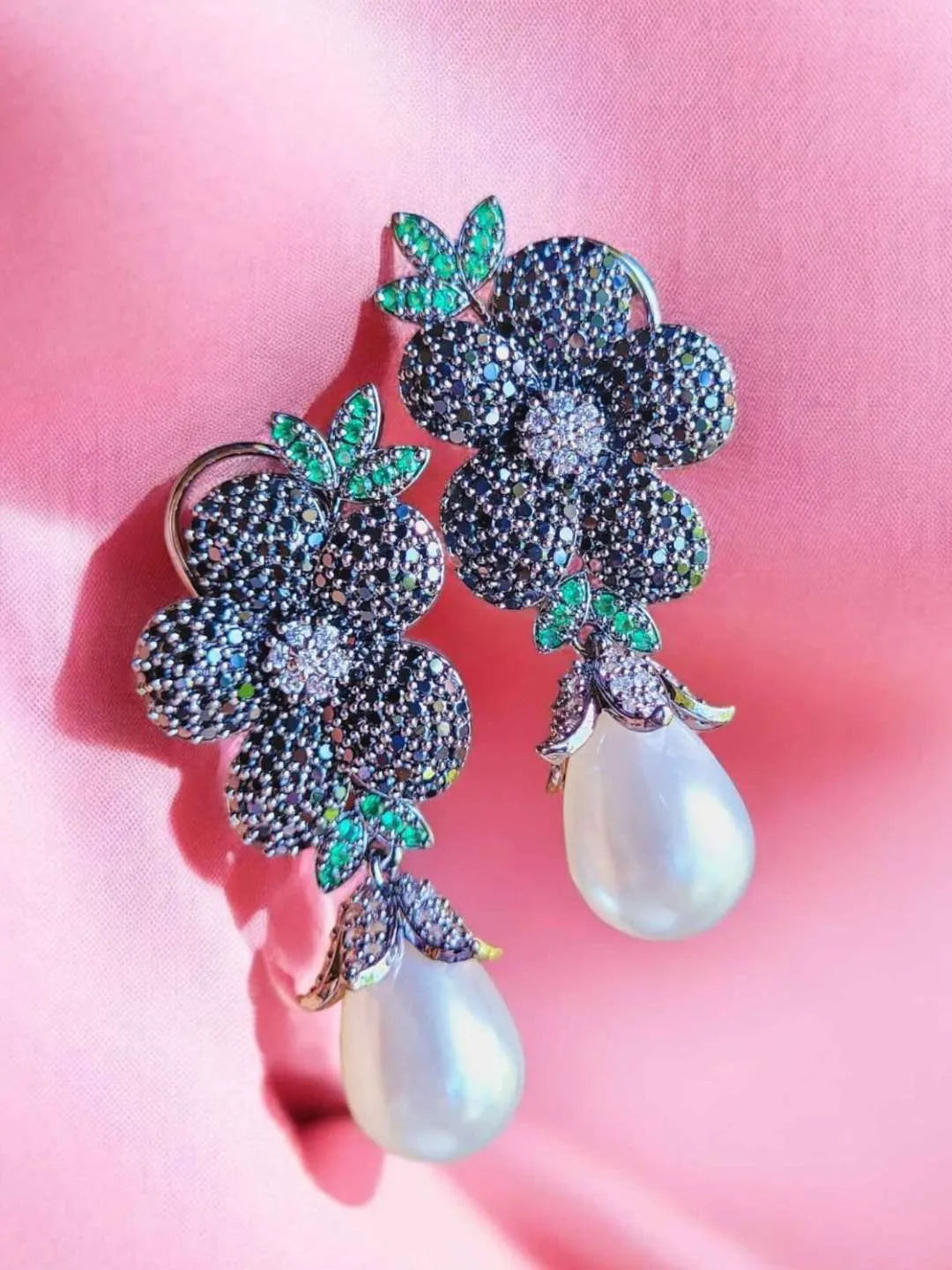 Ishhaara Gold Floral Pearl Earrings