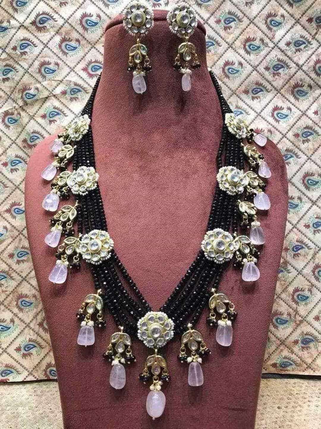 Ishhaara Flower Patch Pendant Necklace