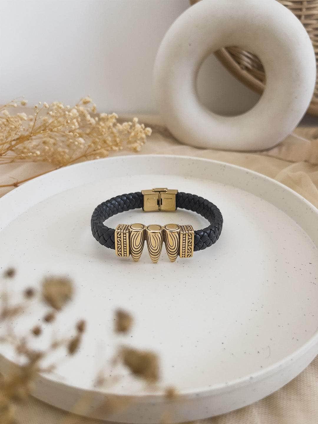 Ishhaara Black Hook Luxury Leather Mens Bracelet