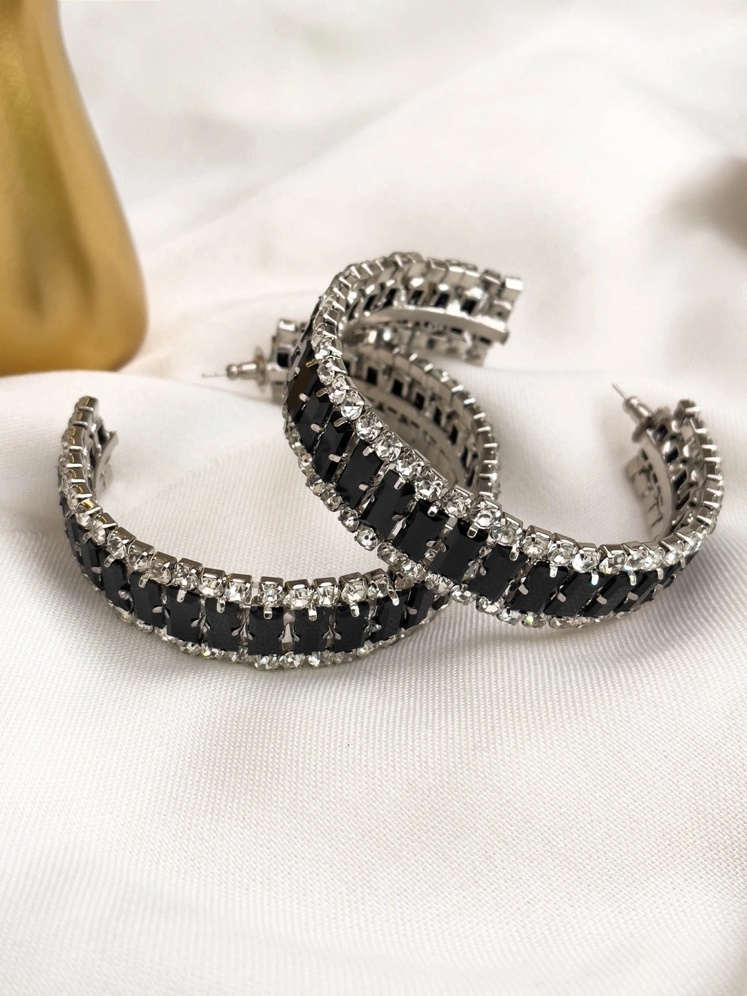 Ishhaara Black London Hoop