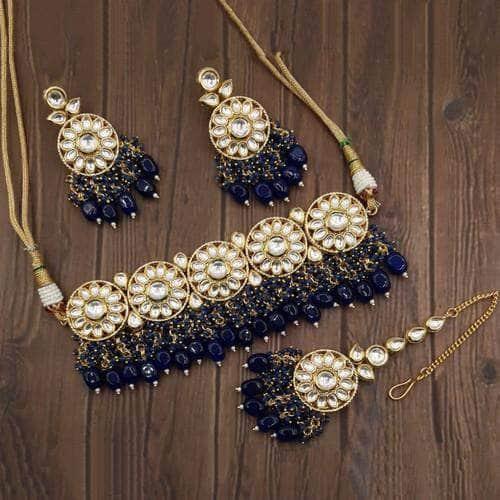 Ishhaara Black 5 Round Tassel Choker Necklace Set