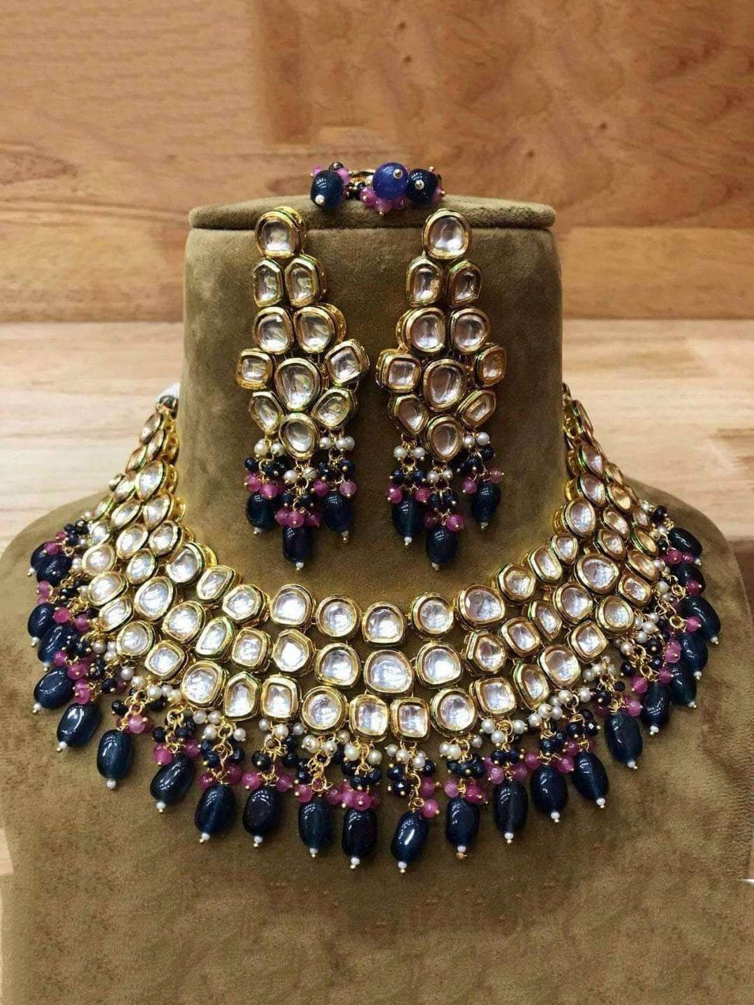 Ishhaara Big Flower Kundan Moti Necklace
