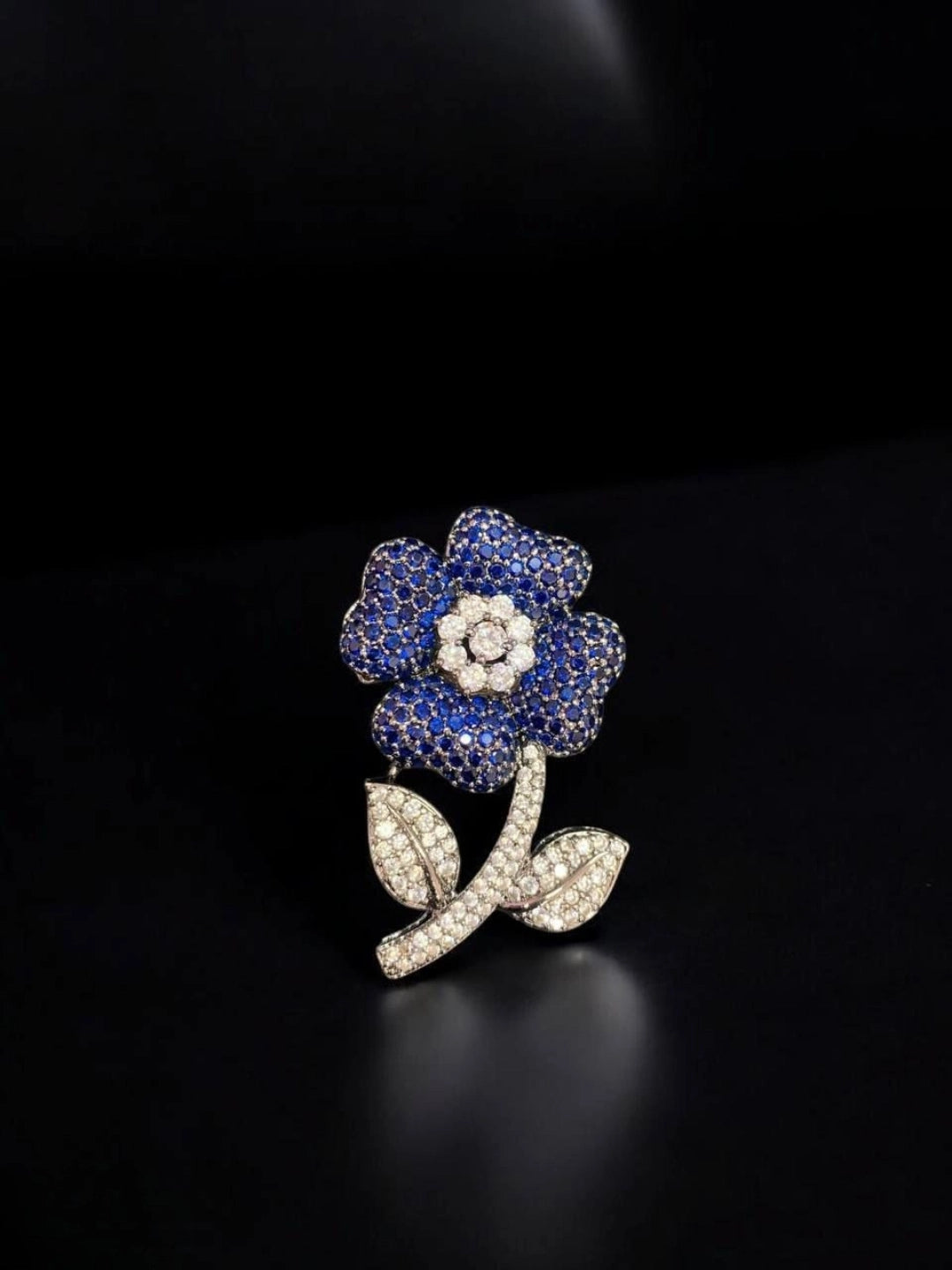 Ishhaara Blue Diamond Flower Brooch
