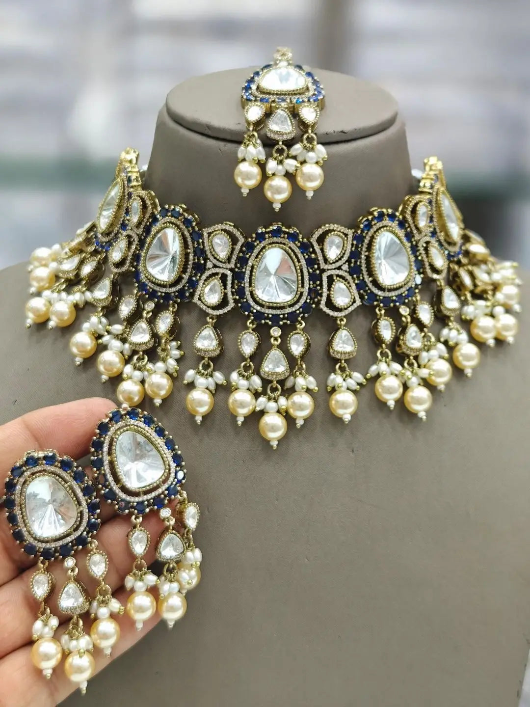 Ishhaara Blue Elegant Stone Studded Polki Neckalce