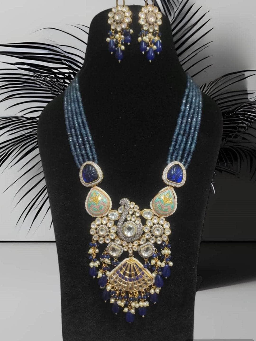 Ishhaara Elegant Vision Pendant Chain