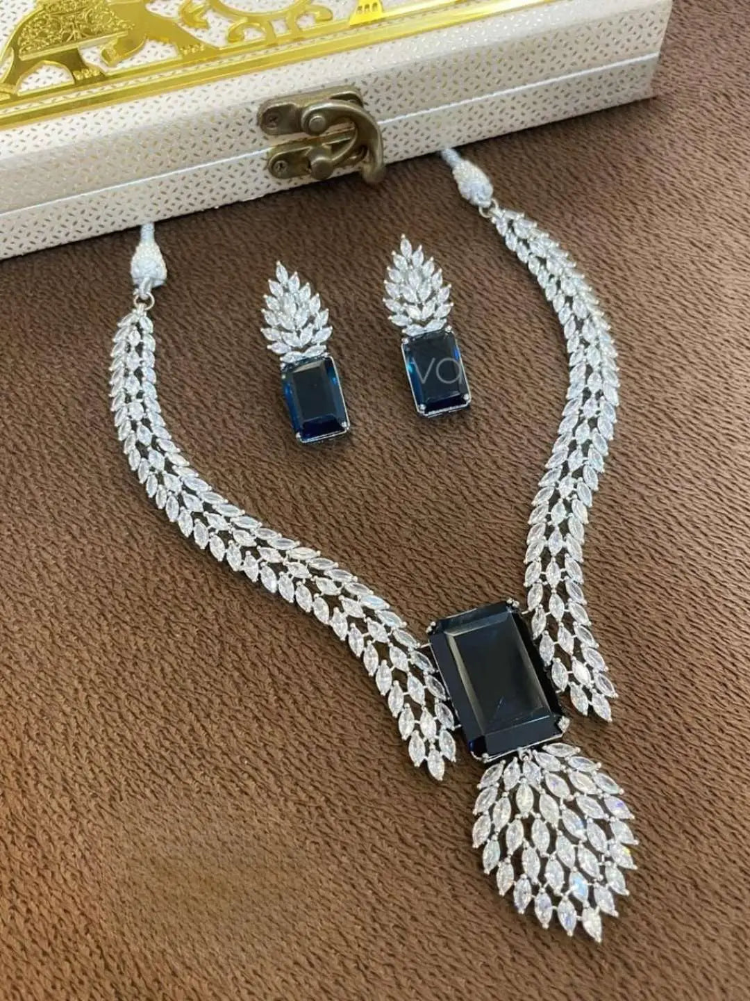 Silver Finish Ad Necklace Set - Main Image