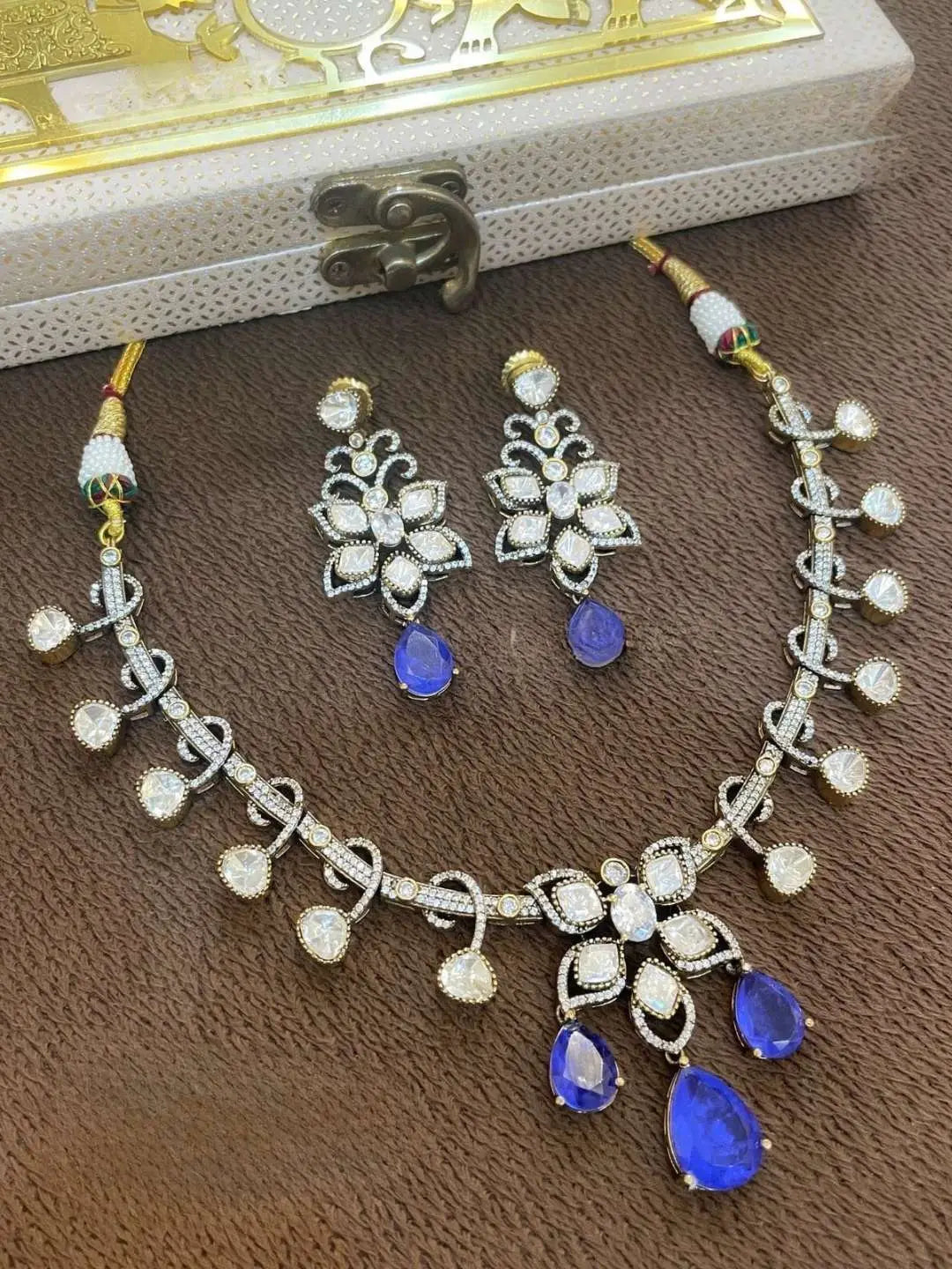 Ishhaara Multicolor Tear Drop Shaped Polki Kundan Choker Necklace