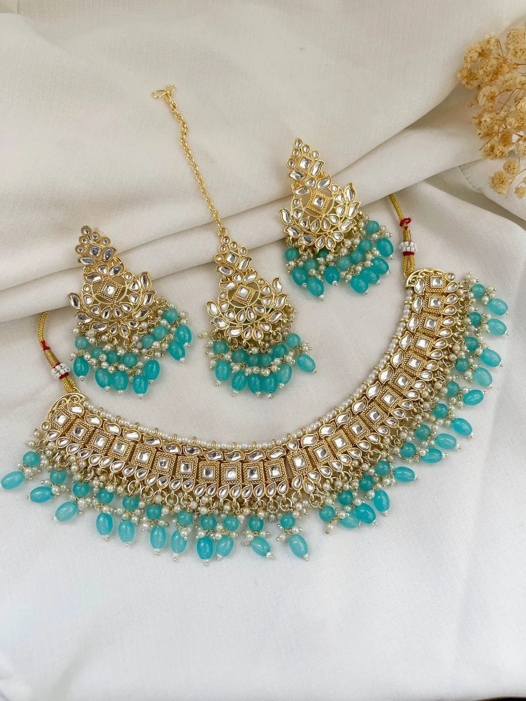 Ishhaara Blue Traditional Square Shaped Kundan Choker Necklace