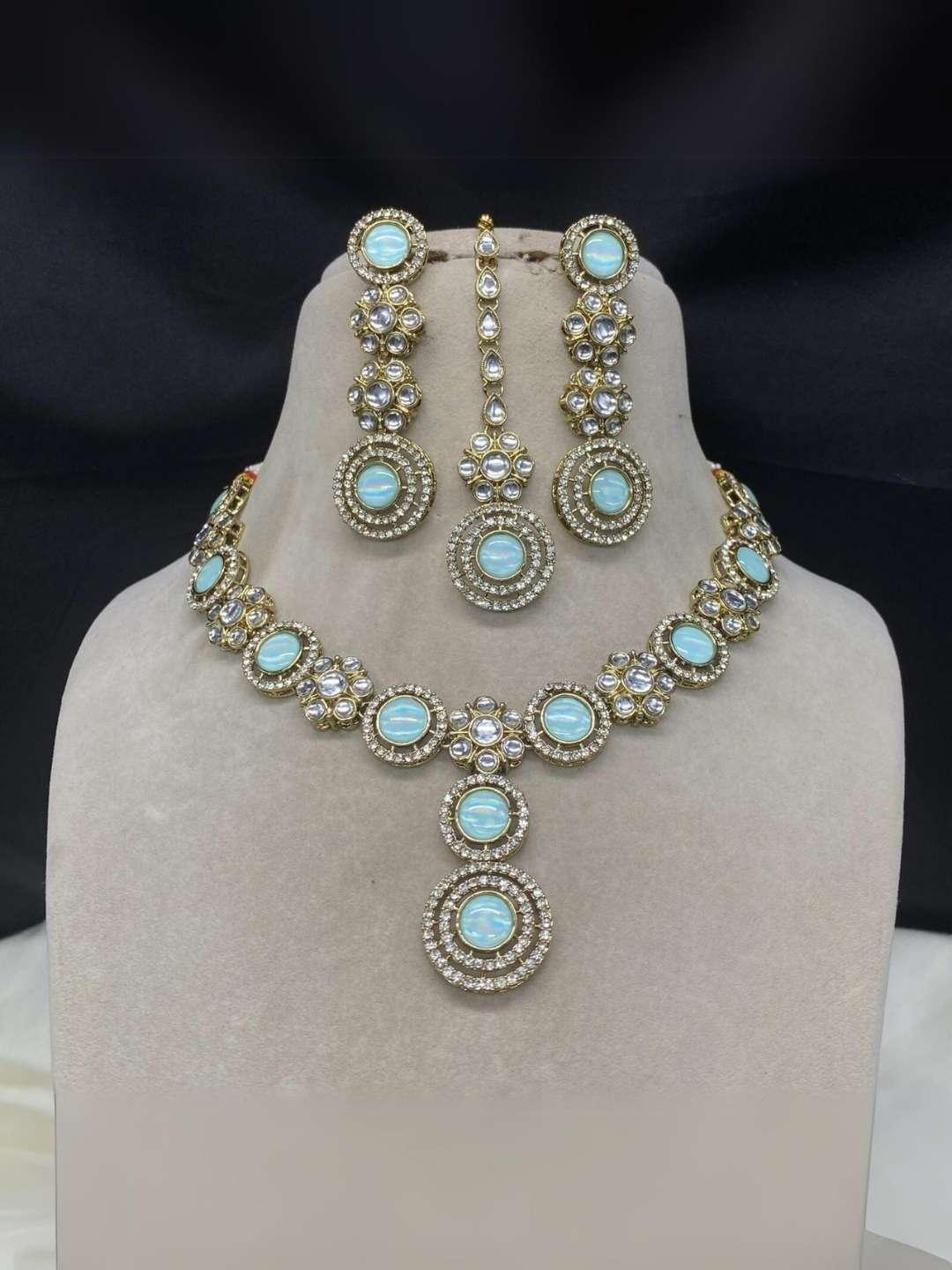 Ishhaara Green Victorian Round Kundan Studded Heavy Necklace
