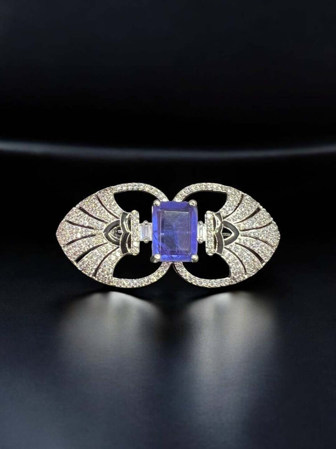 Ishhaara Blue Vintage Groom Brooch