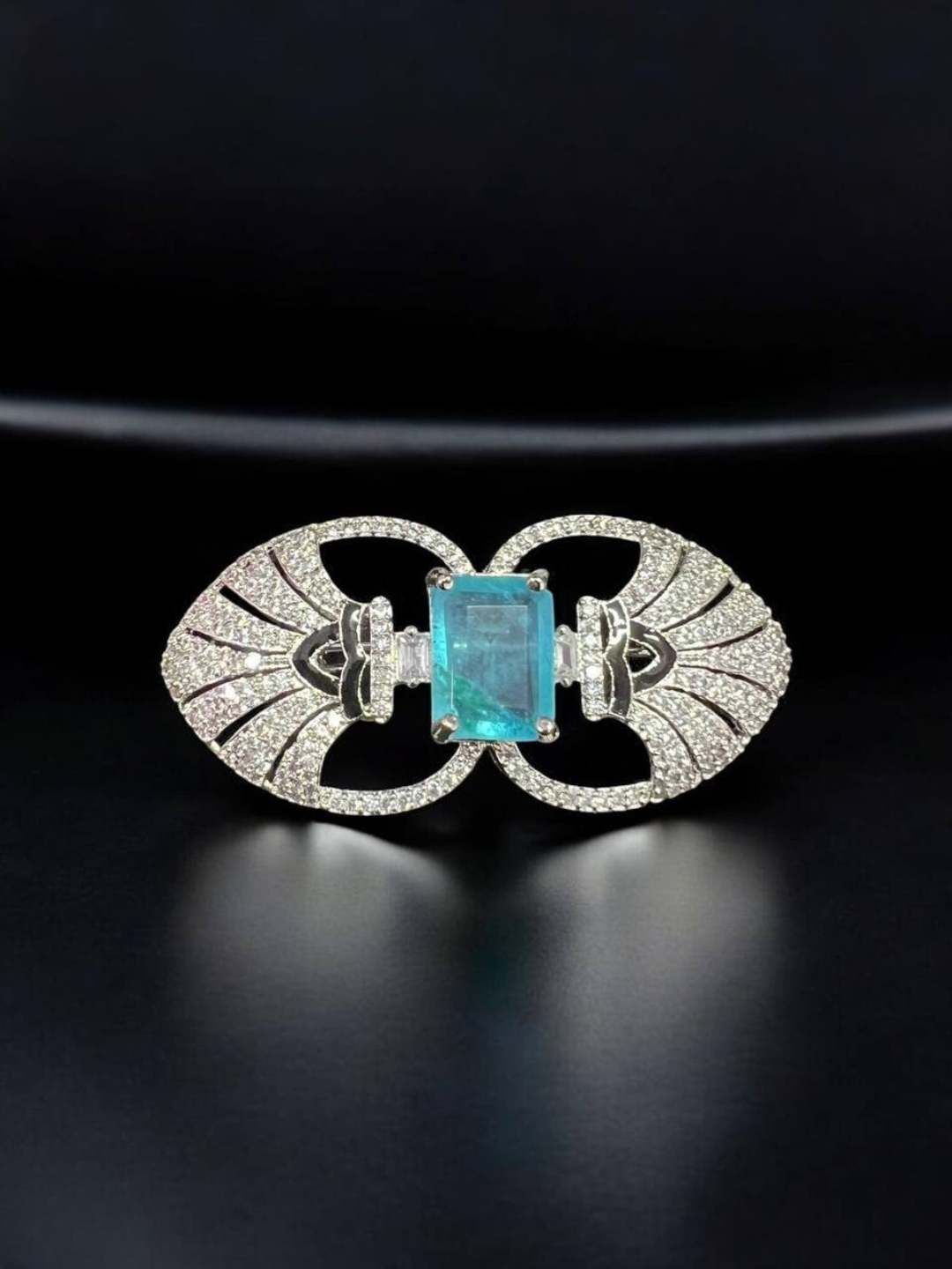 Ishhaara Blue Vintage Groom Brooch