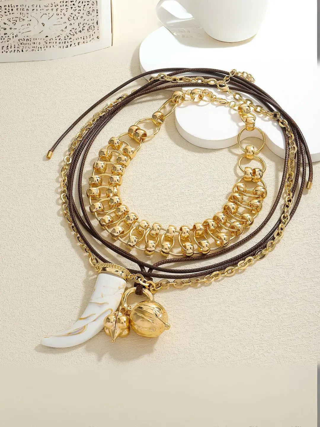 Ishhaara Boha Knife Necklace