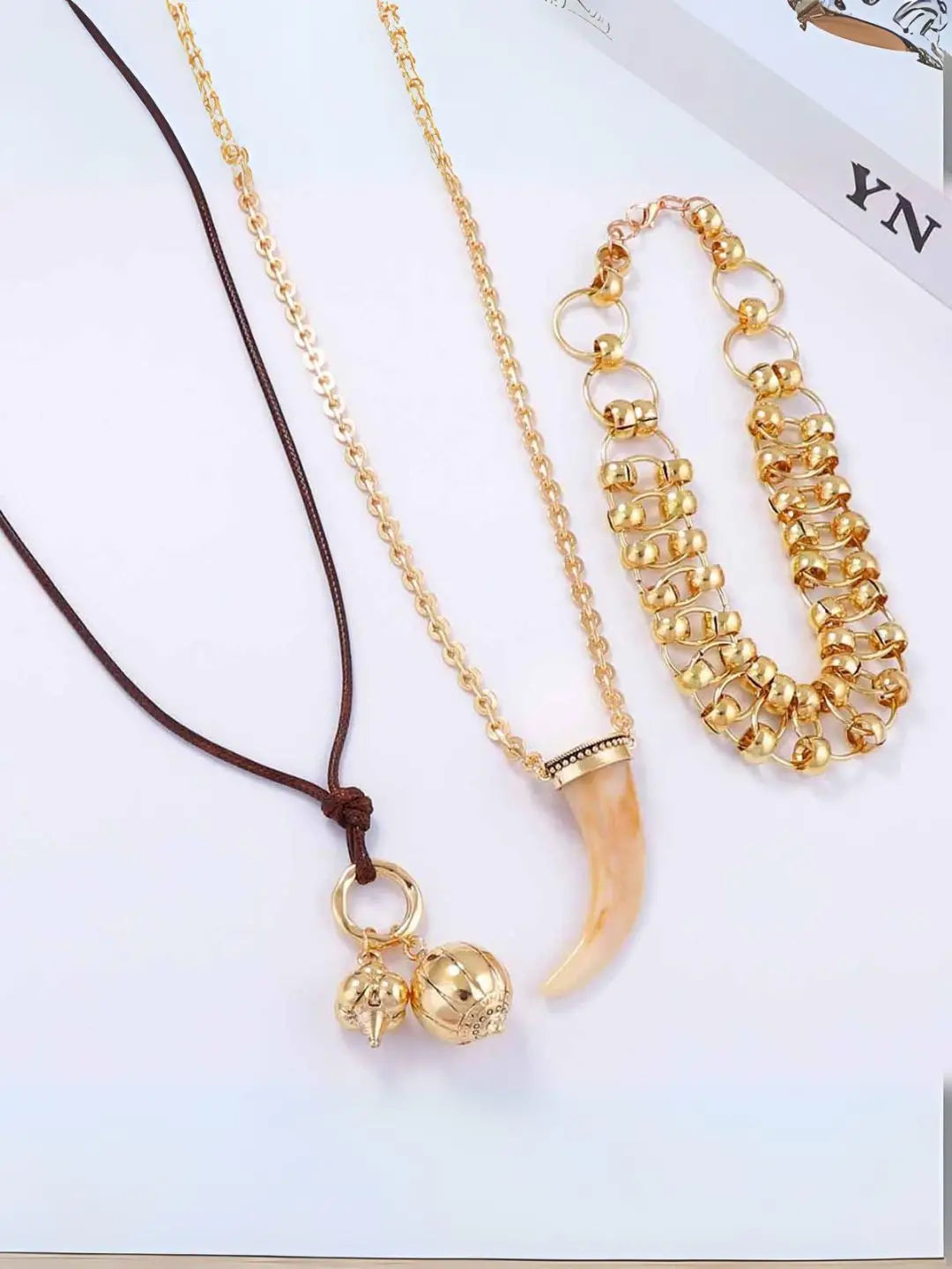 Ishhaara Boha Knife Necklace