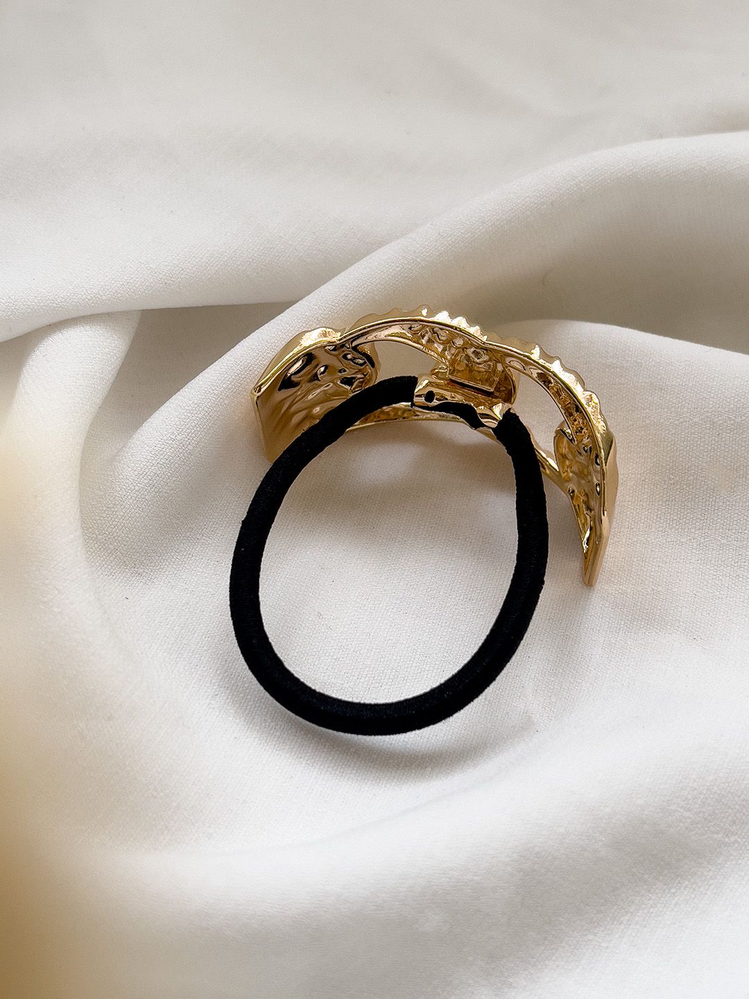 Ishhaara Bold Elegant Stainless Steel Rubber Band