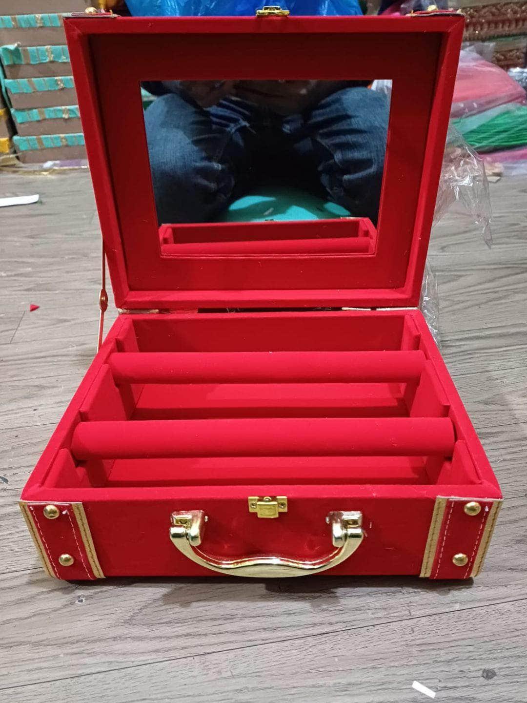 Ishhaara Bonanza Palki Bangle Vanity Box