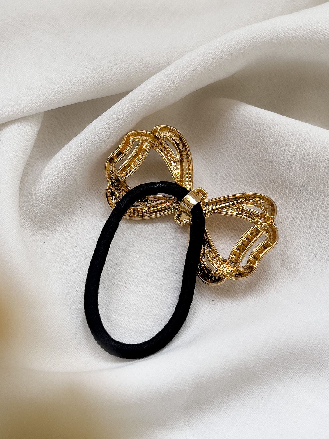 Ishhaara Bow Shaped Stainless Steel Rubber Band