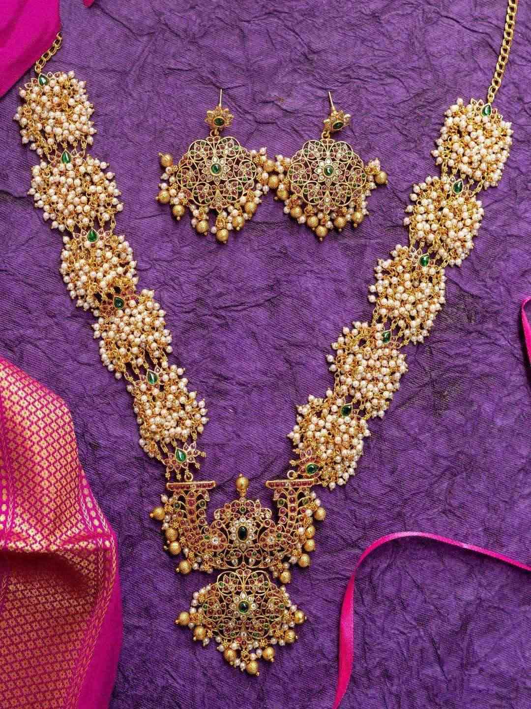 Ishhaara Bridal Red And Green Pearl Design Necklace Set