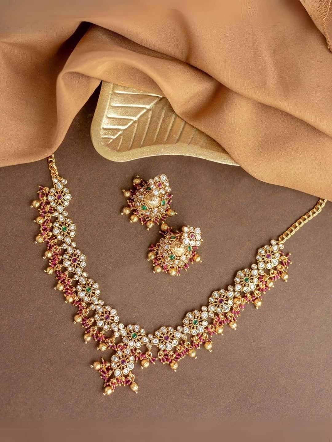 Ishhaara Center Flower Gutta Pusalu Choker