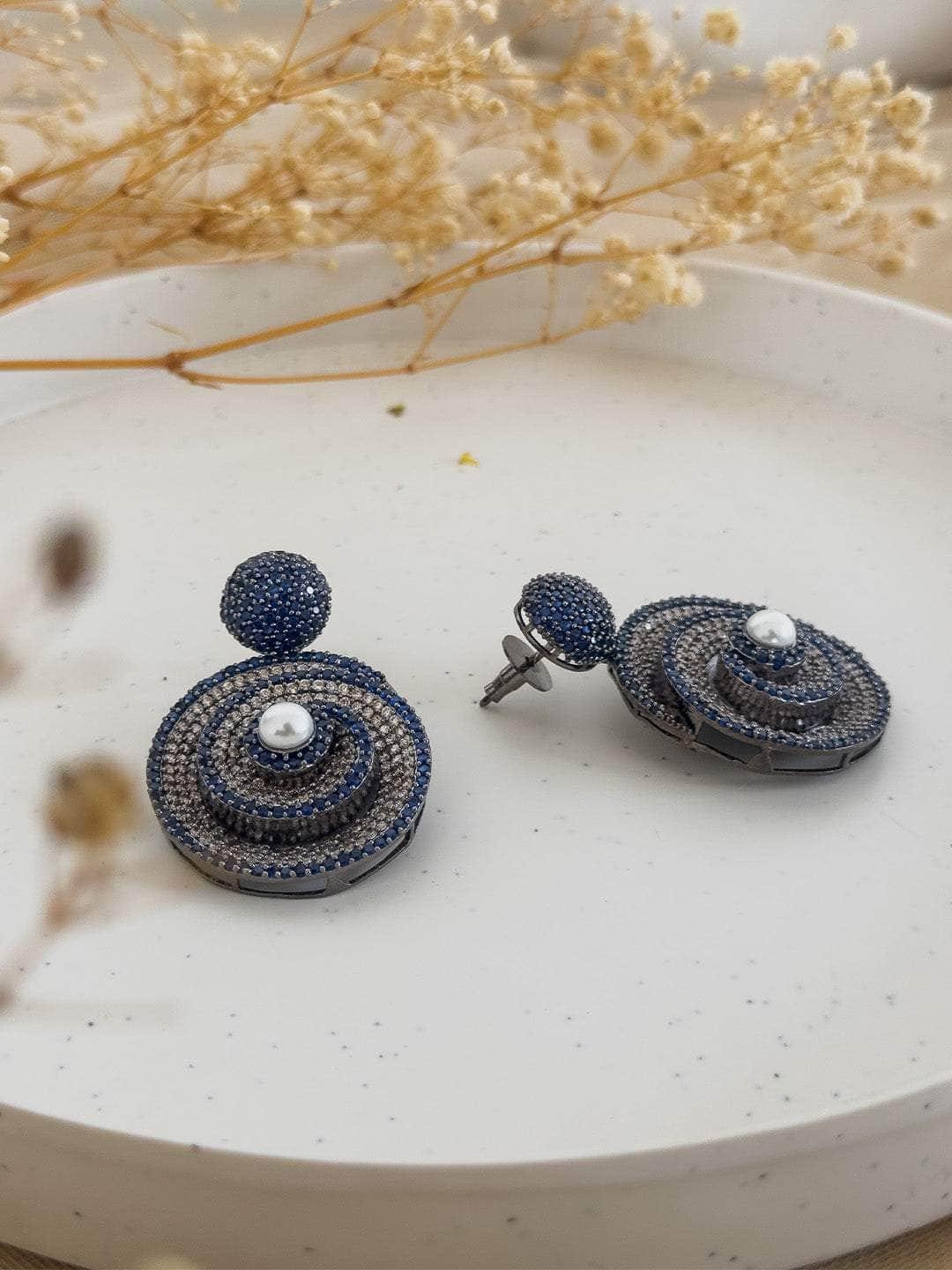 Ishhaara Classic Hoop Earrings