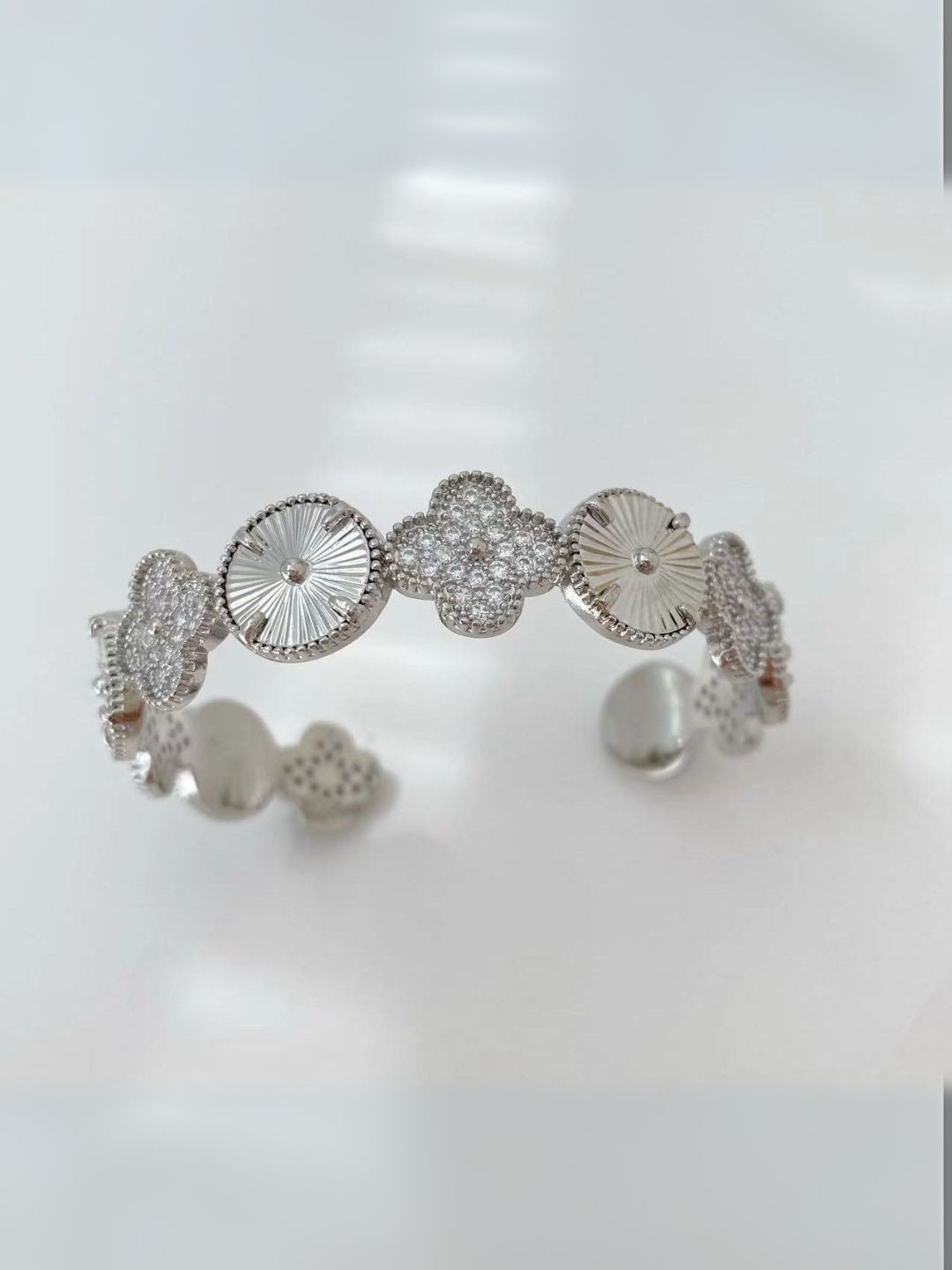 Ishhaara Clover And Sunburst Bracelet