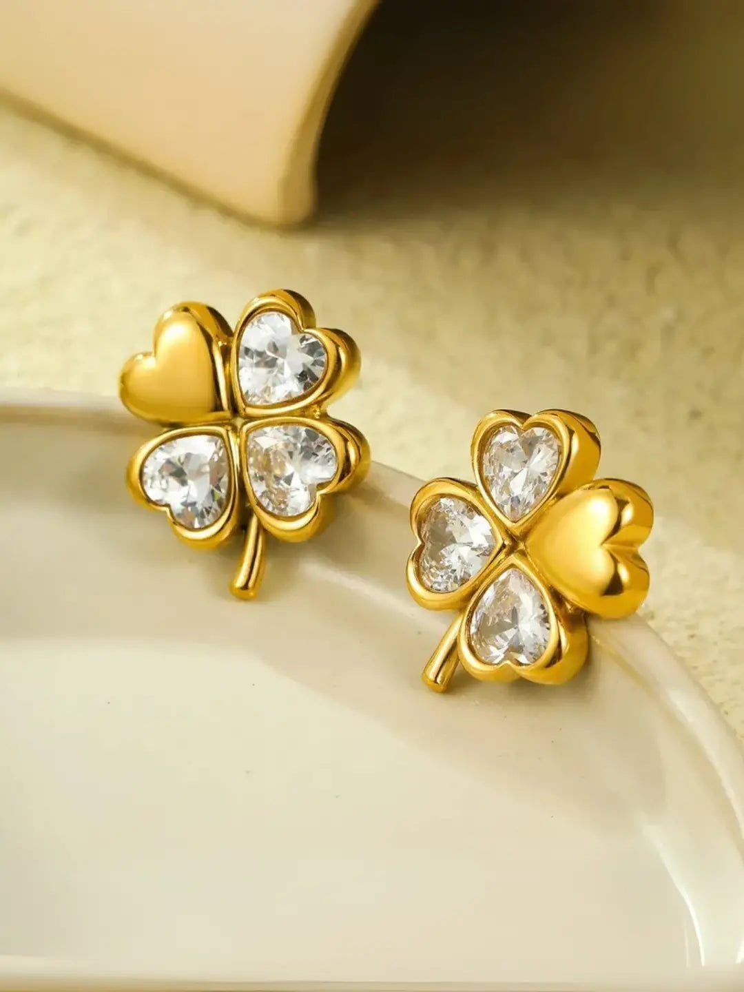 Ishhaara Clover Love Studs