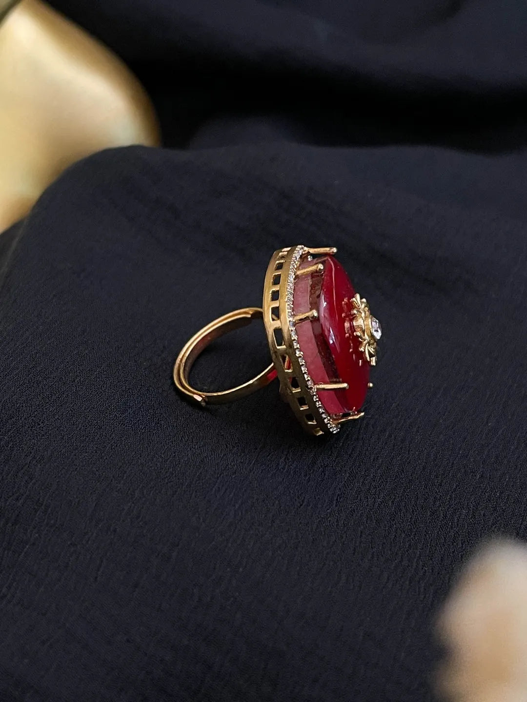 Ishhaara Crimson Royalty Ring