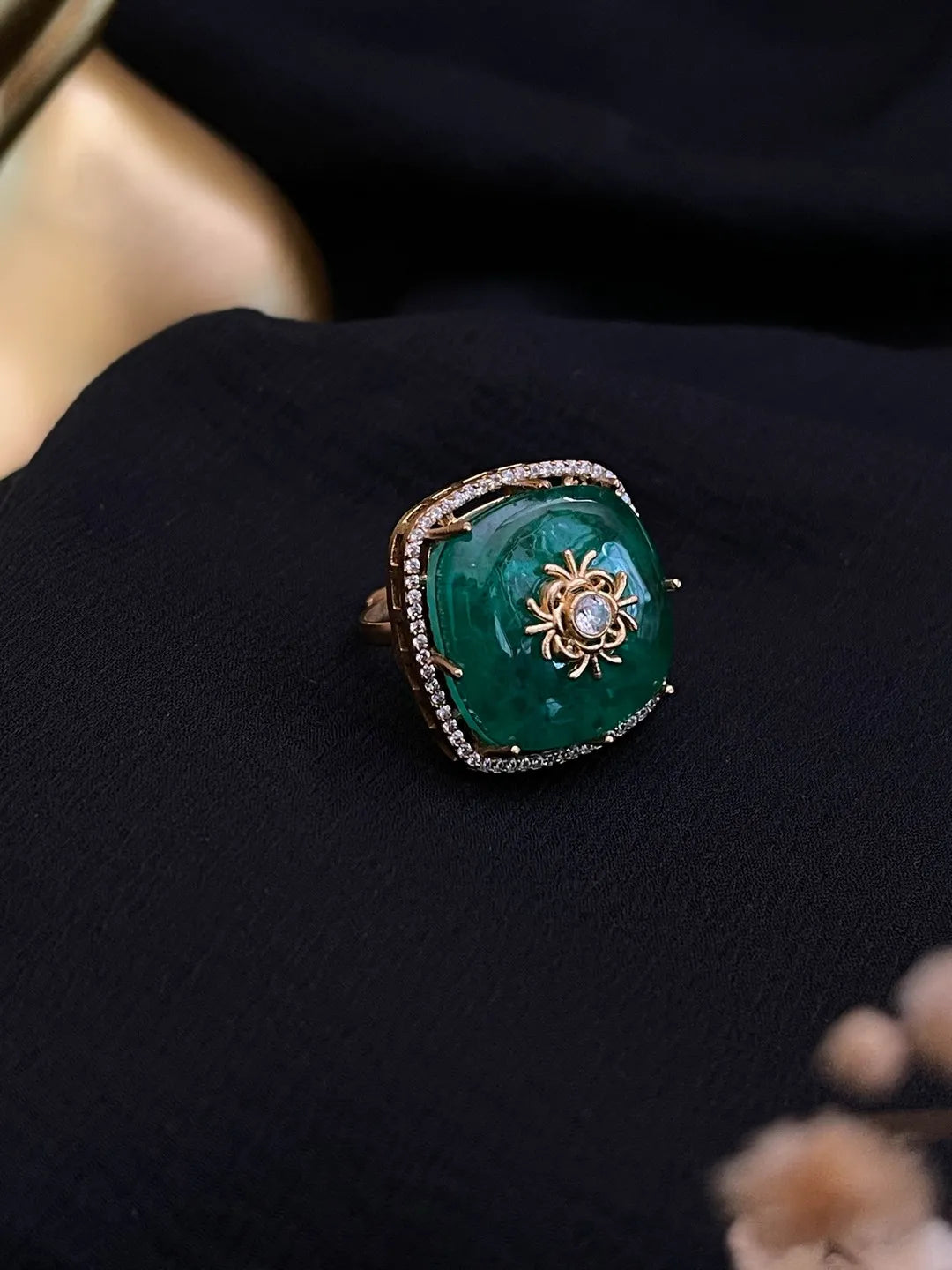 Ishhaara Crimson Royalty Ring