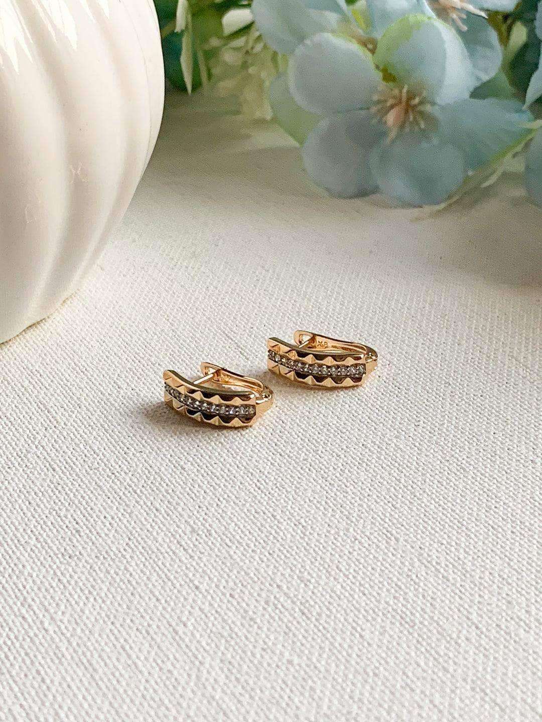 Ishhaara Cut Diamond Huggie Earrings
