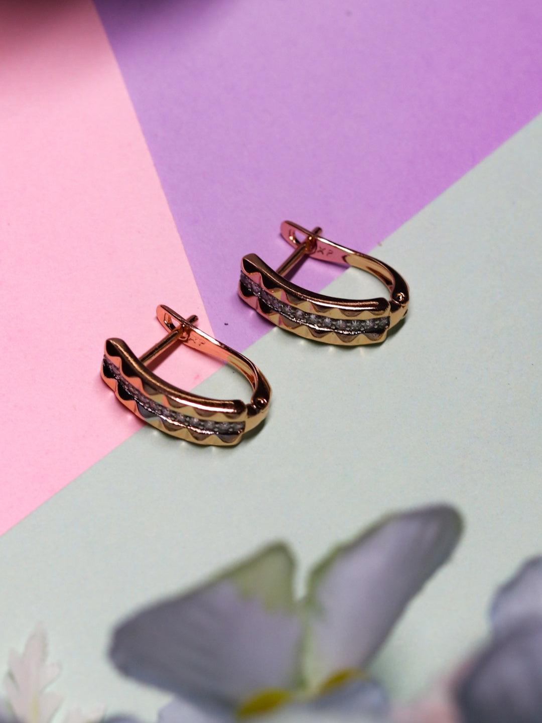 Ishhaara Cut Diamond Huggie Earrings