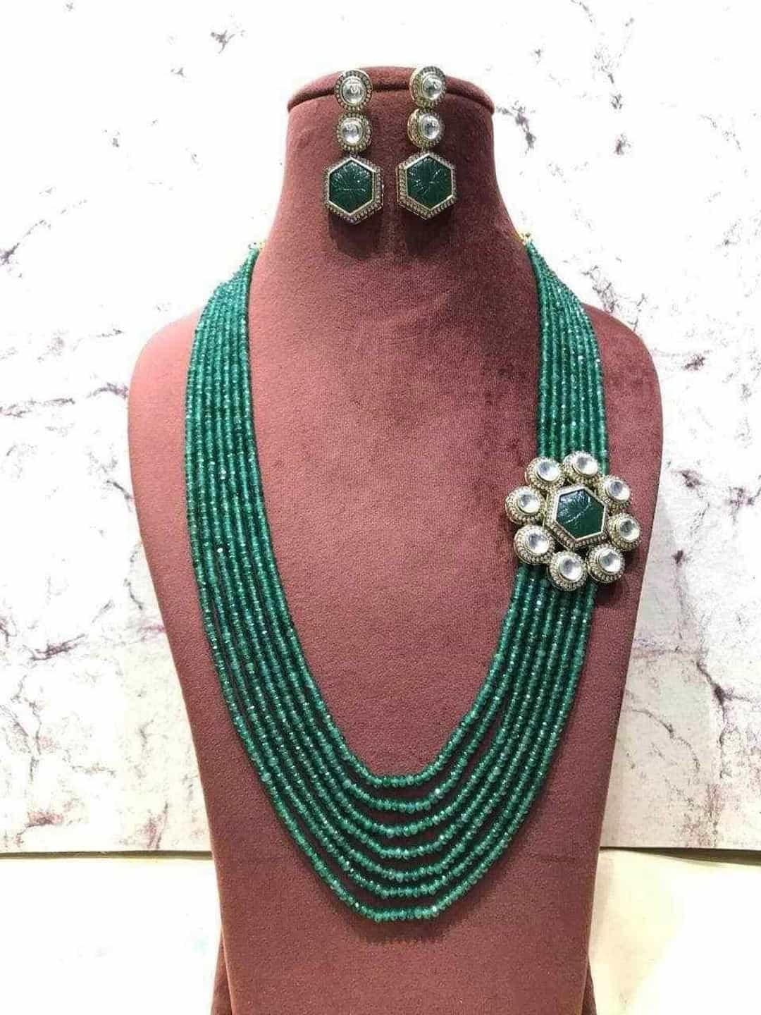 Ishhaara Flower Side Pendant Necklace