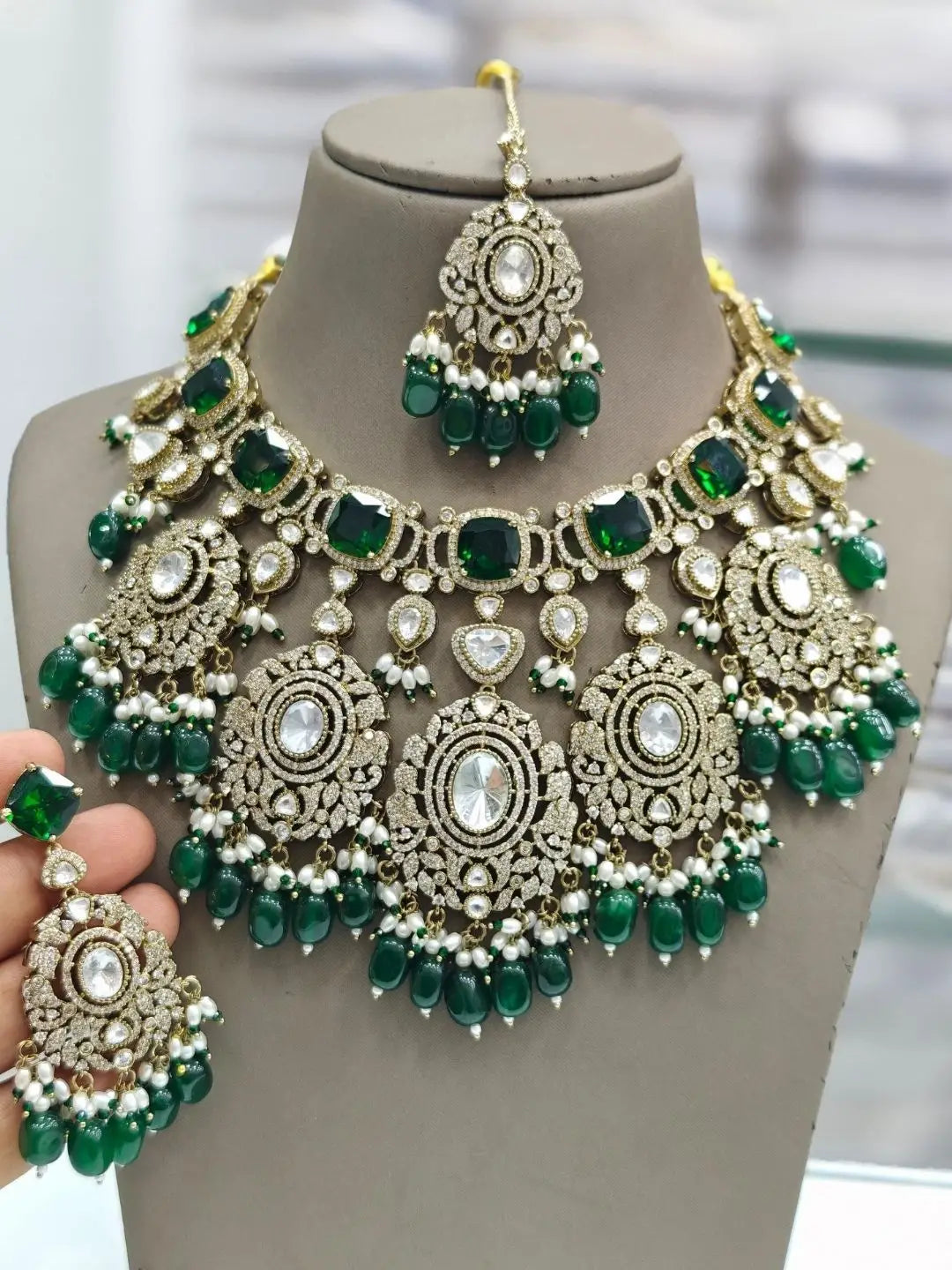 Ishhaara Green Regal Victorian Big Pendant Necklace With Maang Tikka