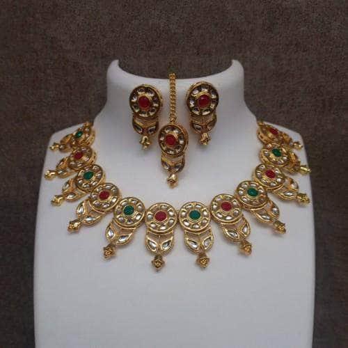 Ishhaara Round Cut Leaf Kundan Necklace And Earring Set