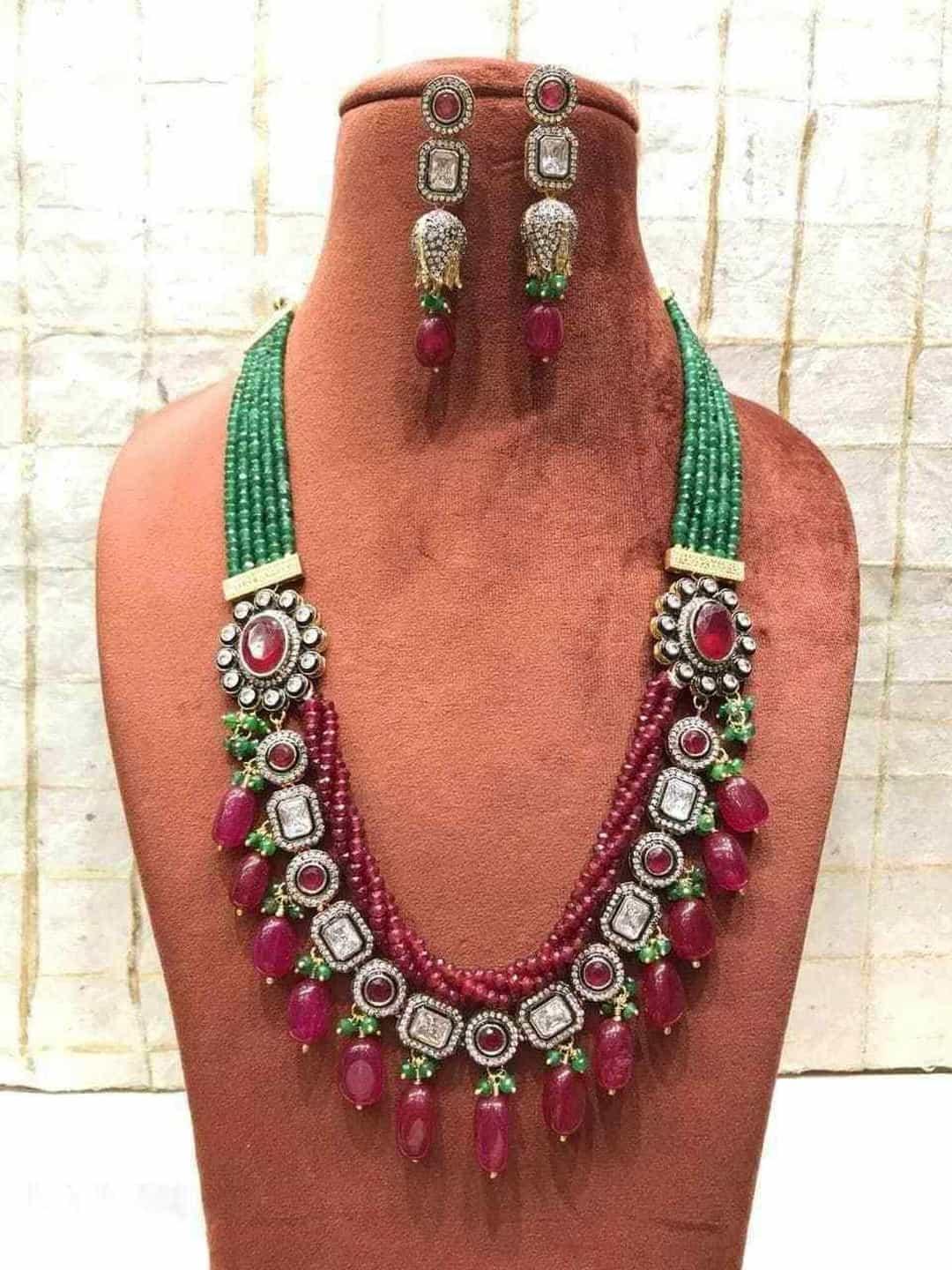 Ishhaara Twisted Color Necklace With White Stone