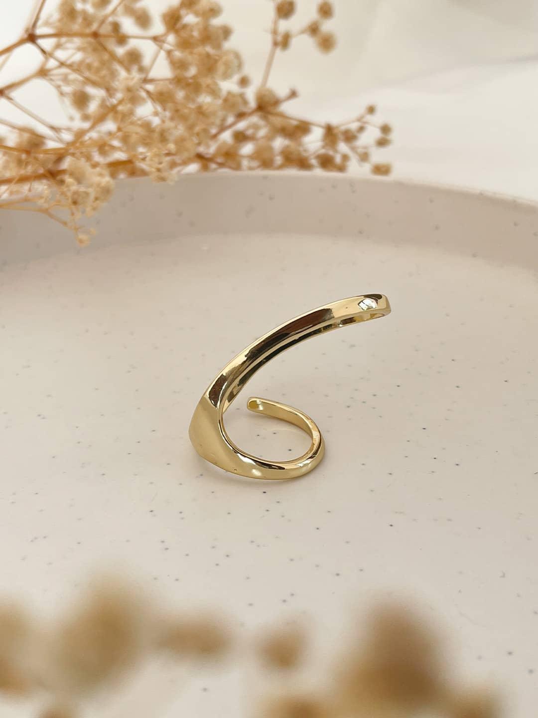 Ishhaara Delicacy Gold Ring