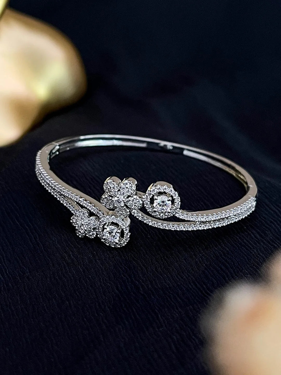 Ishhaara Designer Openable Ad Kada