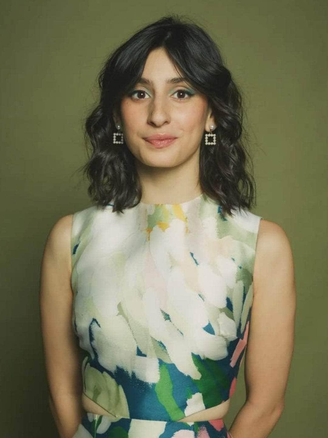 Ishhaara Dot In Square Peal Earrings