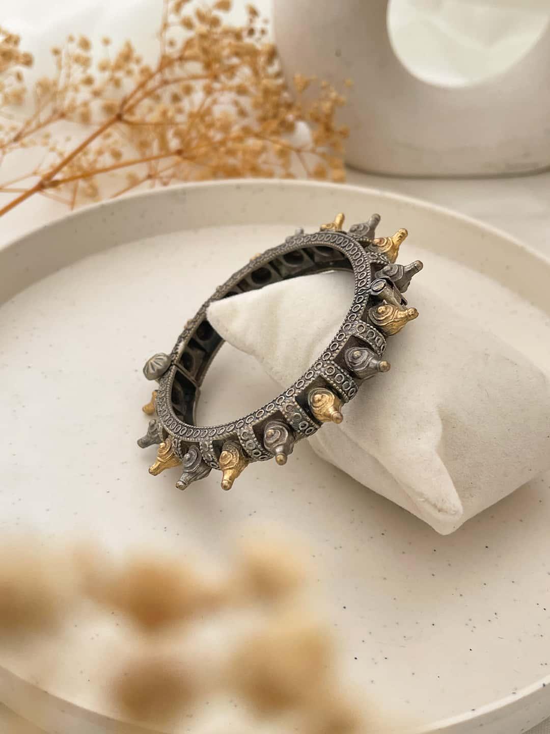 Ishhaara Madhuri Dixit In Dual Tone Antique Openable Bangle