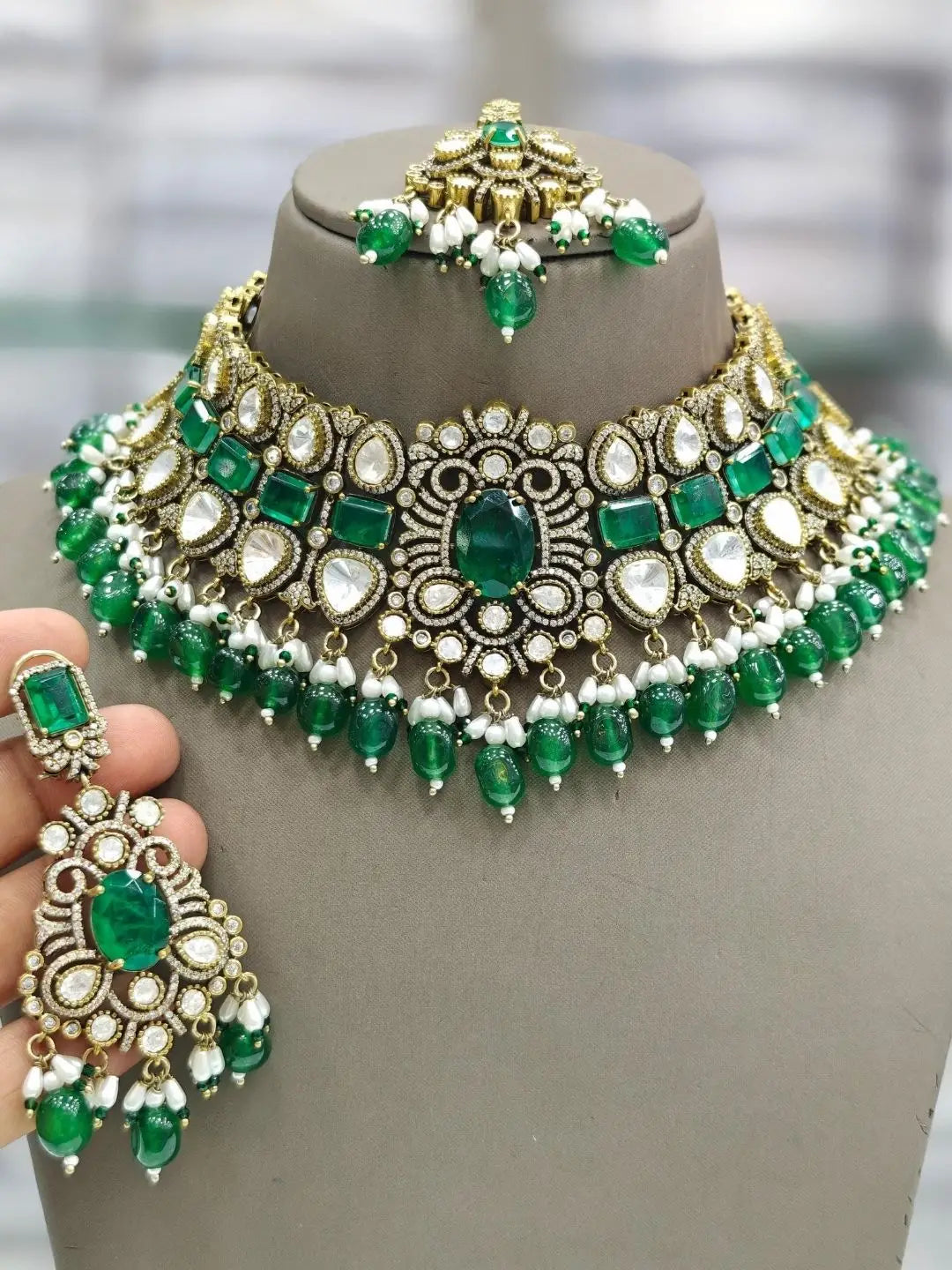 Ishhaara Elegant Antique Victorian Polki Choker