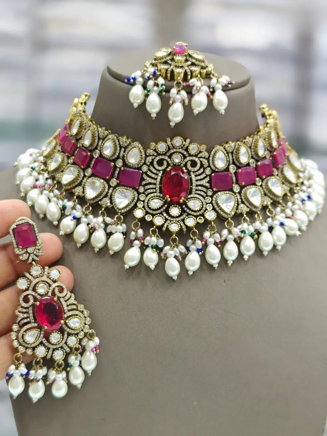 Ishhaara Elegant Antique Victorian Polki Choker
