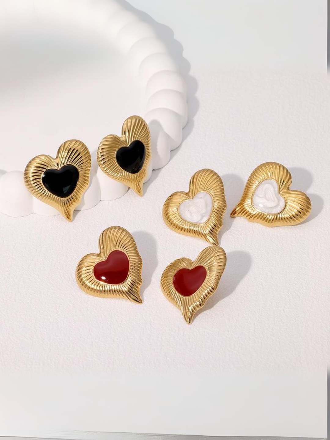 Ishhaara Elegant Heart Shaped Earrings