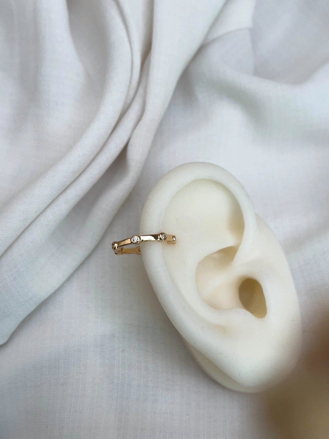 Ishhaara Elegant Unique Thin Earcuff Earrings