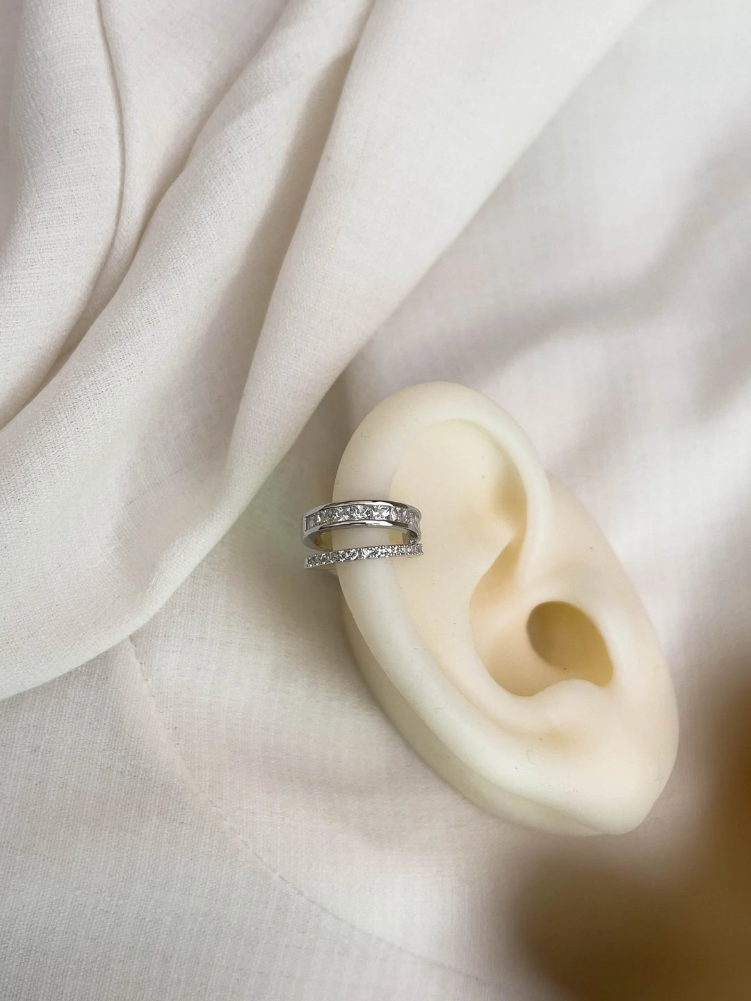 Ishhaara Eternity Band Earcuff